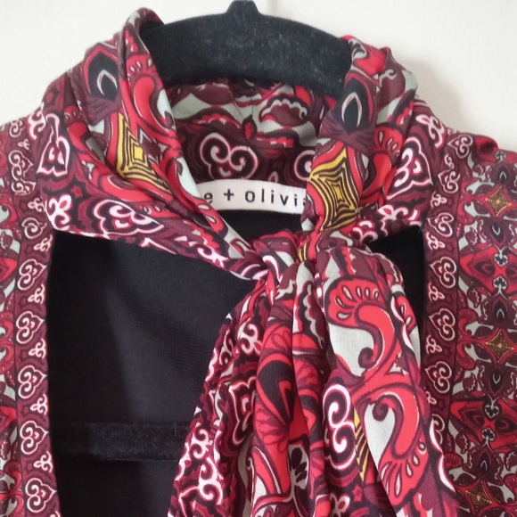 Alice + Olivia Elaina Tie Neck Paisley Blouse Size 6 - Picture 6 of 11